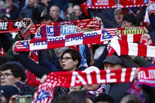 Archivo - Los aficionados del Atlético de Madrid, en una imagen de archivo.