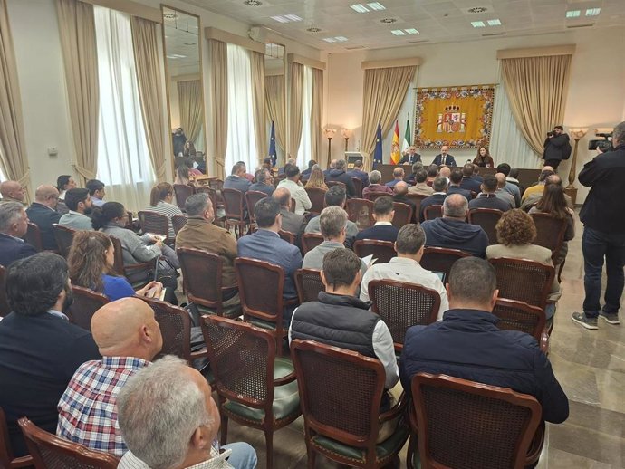 Reunión del subdelegado del Gobierno en Málaga con alcaldes por ayudas tras el tren borrascas.