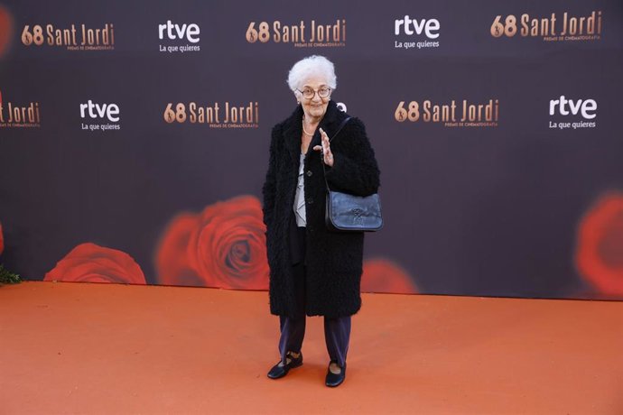 Archivo - La actriz de doblaje María Luisa Solá posa durante el photocall de la 68ª edición de los premios RNE Sant Jordi de Cinematografía, a 24 de abril de 2024, en el Teatre Coliseum, a 24 de abril de 2024, en Barcelona, Catalunya (España). La 68ª edic