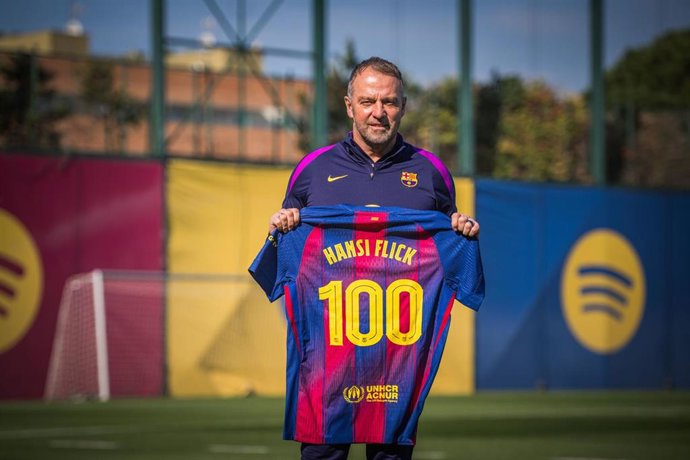 El entrenador del FC Barcelona, Hansi Flick, llega a los 100 partidos oficiales