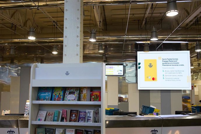 Archivo - El PP lleva al Parlamento una PNL para reforzar Correos