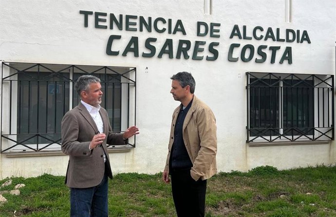 El secretario de Organización del PSOE de Málaga, José Bernal, y el responsable de la Oficina de Defensa de los Derechos de la Ciudadanía de los socialistas malagueños, Ildefonso Ortega.