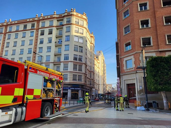 El trencament d'una canonada de gas provoca el desallotjament de l'edifici d'especialitats Jaime I