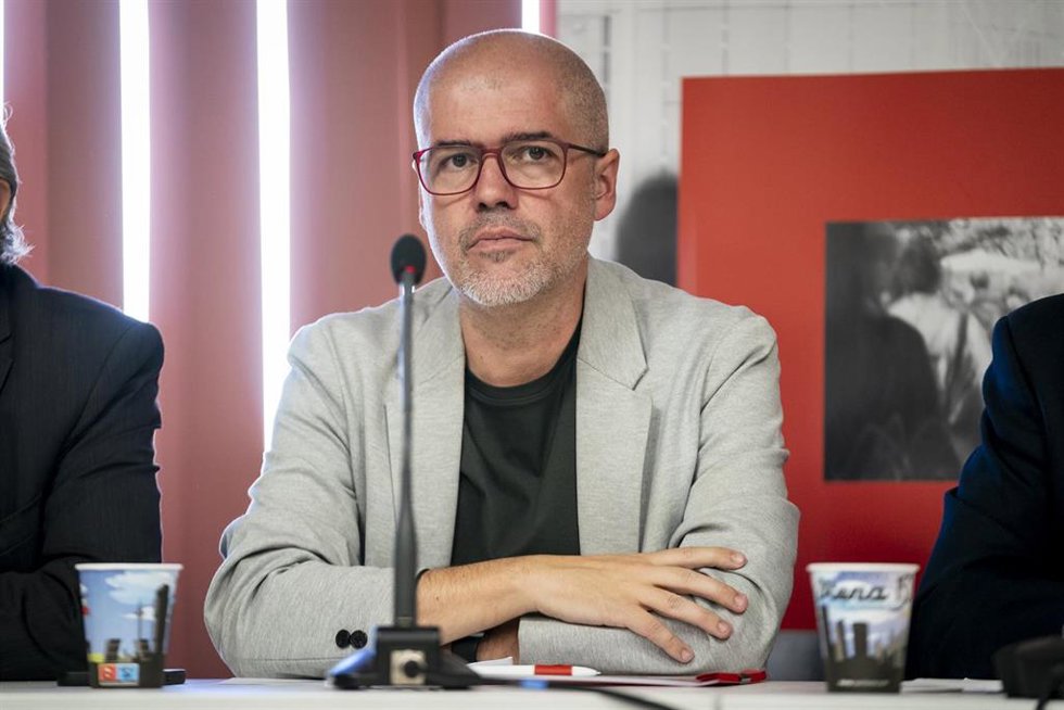 Archivo - El secretario general de CCOO, Unai Sordo, durante la presentación de los resultados de una encuesta de negociación colectiva, en la sede del sindicato, a 2 de octubre de 2023, en Madrid (España).