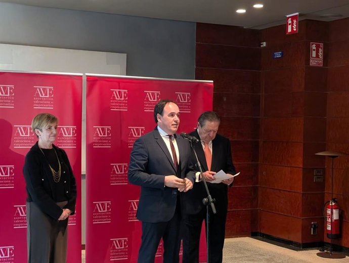 El president de la Generalitat, Juanfran Pérez Llorca, participa en el almuerzo-coloquio de la Asociación Valenciana de Empresarios (AVE)