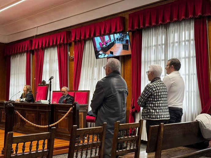 La Audiencia Provincial de Ourense acoge un juicio contra tres acusados de un delito de apropiación indebida