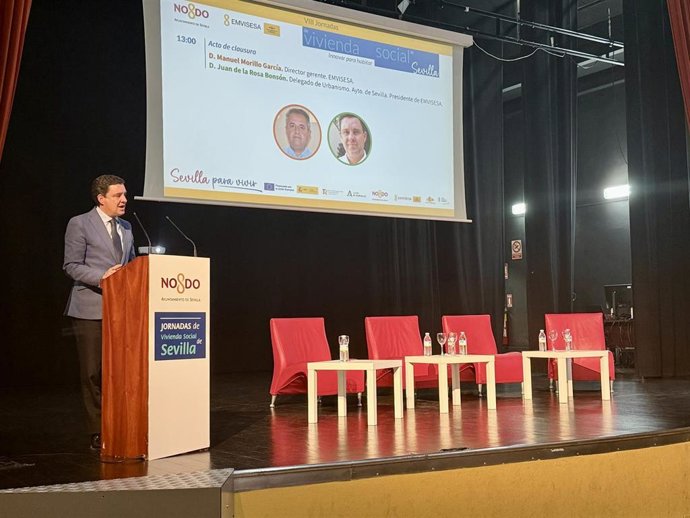 El delegado de Urbanismo, Juan de la Rosa, en las VIII Jornadas de Vivienda Social de Sevilla