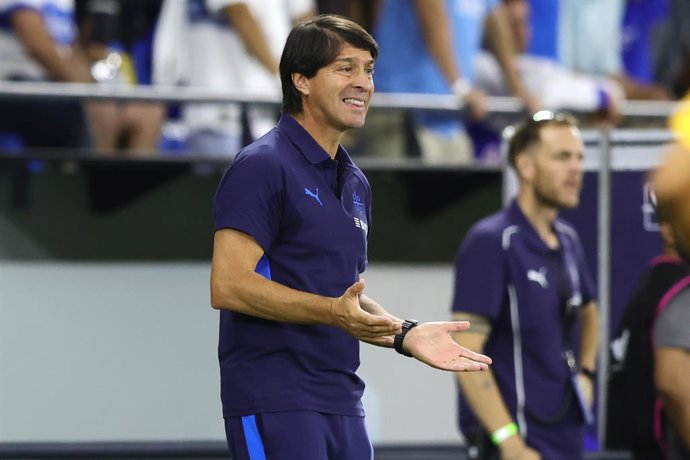 Futbol, Universidad Catolica vs Coquimbo Unido Fecha 4, Liga de Primera 2026. El entrenador de Universidad Catolica Daniel Garnero es fotografiado durante un partido de primera disputado en el estadio Claro Arena en Santiago, Chile. 21/02/2026 Felipe