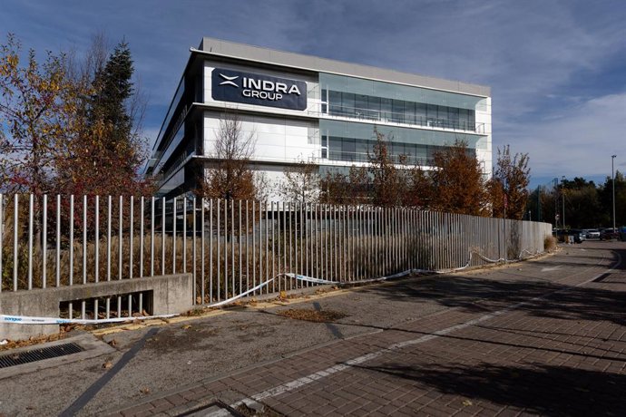 Archivo - Fachada de la sede de Indra, a 25 de noviembre de 2025, en Alcobendas, Madrid (España).
