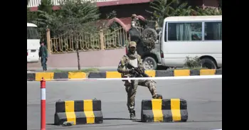 Afganistán ataca posiciones militares de Pakistán en respuesta a las "violaciones fronterizas"