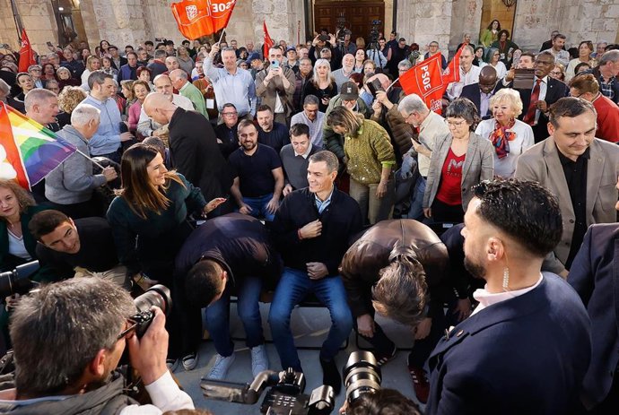 El presidente del gobierno, Pedro Sánchez, durante un acto de inicio de campaña electoral, a 26 de febrero de 2026, en Burgos, Castilla y León (España)