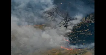 Cantabria tiene este viernes 11 incendios forestales concentrados en la zona central