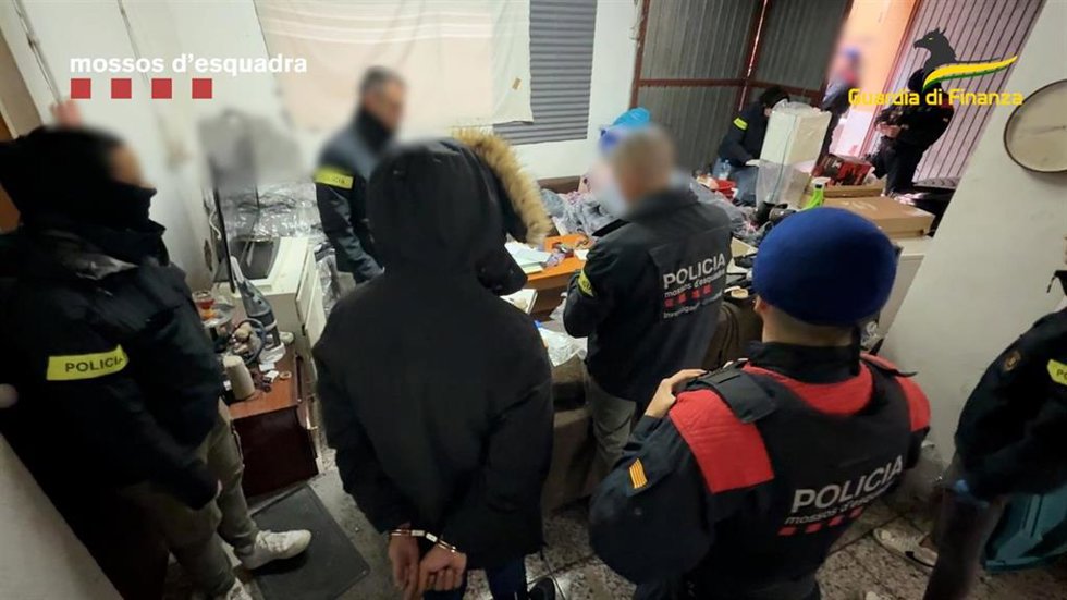 Entrada y registro para desarticular un grupo dedicado al tráfico internacional de hachís