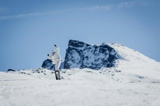 Snowboarder en Sierra Nevada