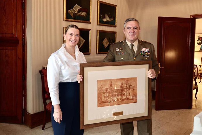 Prohens recibe en audiencia al comandante general de Baleares, Fernando Luis Gracia, que finaliza su mandato.