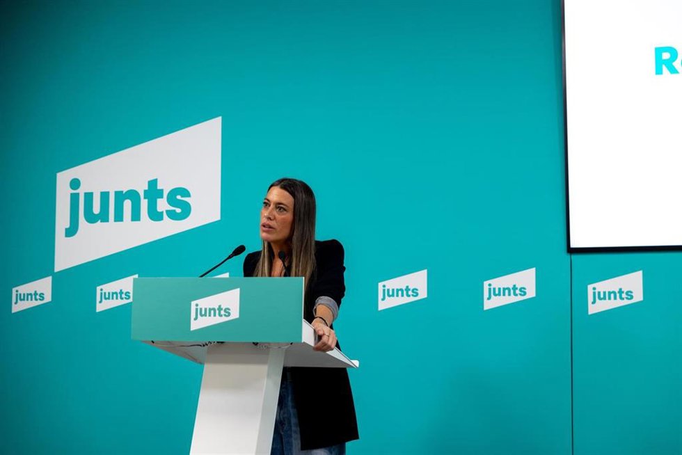 Archivo - La portavoz de Junts en el Congreso, Miriam Nogueras, durante una rueda de prensa en la sede de Junts, a 28 de enero de 2025, en Barcelona, Catalunya (España). Nogueras ha afirmado que el decreto ómnibus que la semana pasada tumbaron es histor