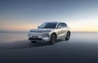 Geely empieza a firmar sus primeros acuerdos con concesionarios para arrancar sus ventas en España