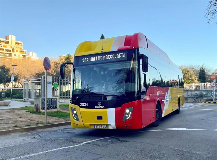 Archivo - Autobús interurbano en Mallorca.