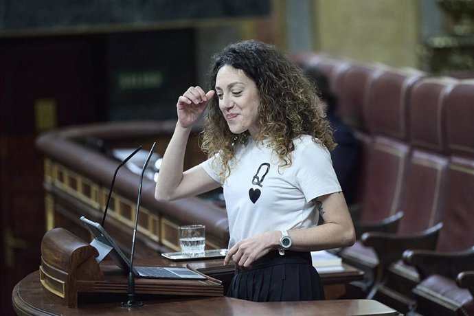 La diputada de Sumar Aina Vidal interviene durante una sesión plenaria, en el Congreso de los Diputados, a 26 de febrero de 2026, en Madrid (España).