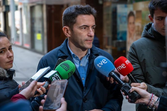 El secretario general del PSOE de Cantabria y delegado del Gobierno, Pedro Casares.- Archivo