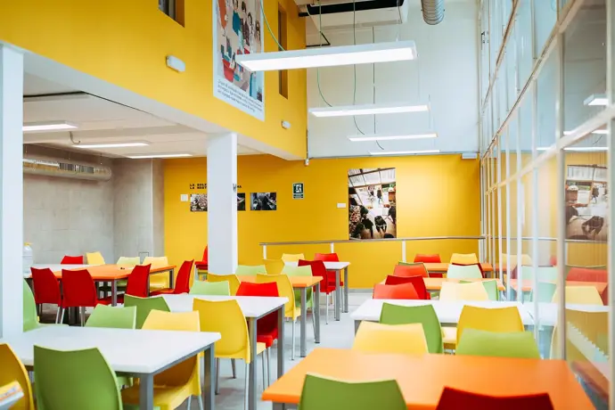 Comedor reformado de la cooperativa Gregal, en Barcelona