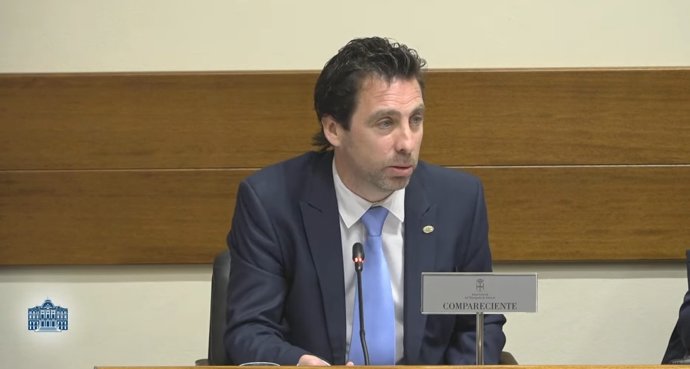 Roberto Fernández Llera, Síndico Mayor, durante su comparecencia este viernes en la Junta General.