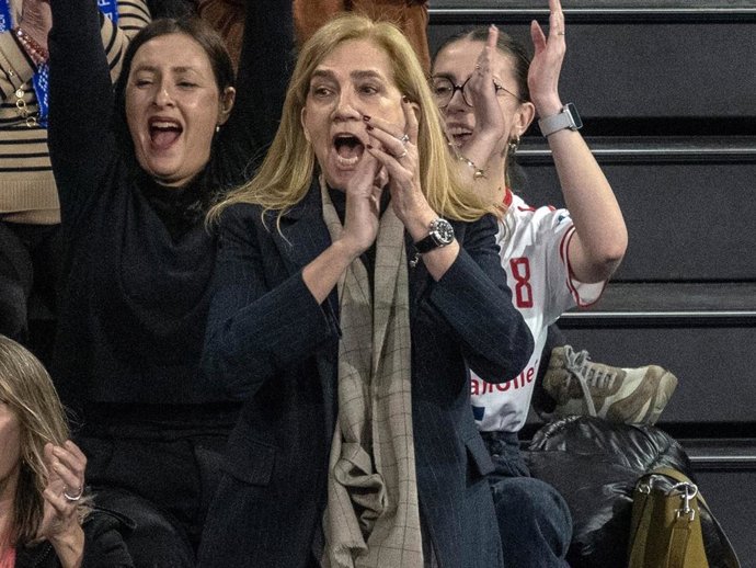 La Infanta Cristina asiste al partido de balonmano de su hijo Pablo Urdangarín