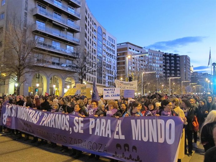 Archivo - Manifestación del 8M en Zaragoza, en 2018