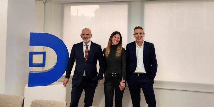 Mikel Barandiaran, Patricia Berjón y Roberto Tobillas, de Dominion