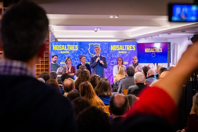 El precandidato a la presidencia del FC Barcelona Víctor Font (Nosaltres) en un acto electoral