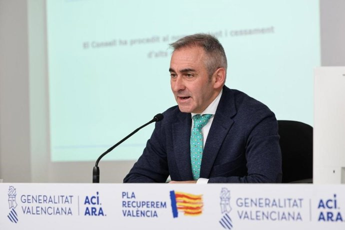 Archivo - El l portavoz del Consell y conseller de Agricultura, Agua, Ganadería y Pesca, Miguel Barrachina