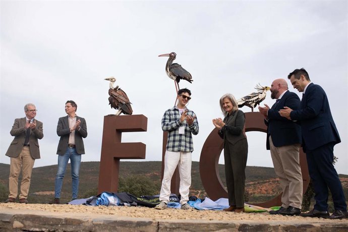 La consejera de Cultura, Turismo, Jóvenes y Deporte, Victoria Bazaga, en la inauguración de FIO.