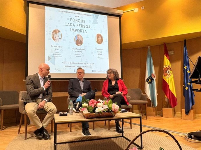 El conselleiro de Sanidade, Antonio Gómez Caamaño, interviene en la inauguración de la jornada organizada con motivo del Día Mundial de las Enfermedades Raras 2026. Hospital Montecelo.