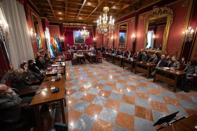 Pleno del Ayuntamiento de Granada, en imagen de archivo