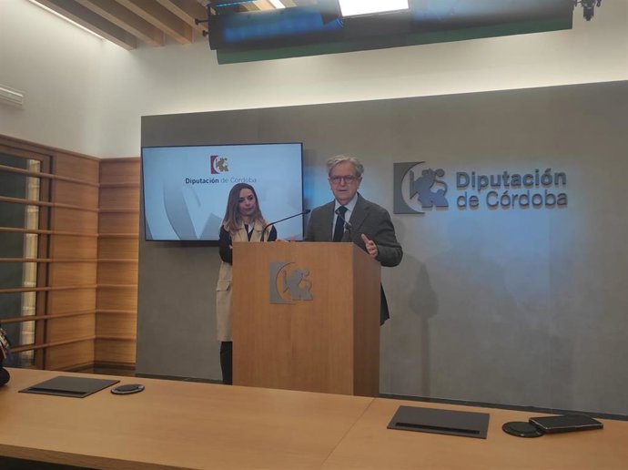 El presidente de la Diputación de Córdoba, Salvador Fuentes, informa sobre la participación de la institución provincial en la ITB de Berlín.
