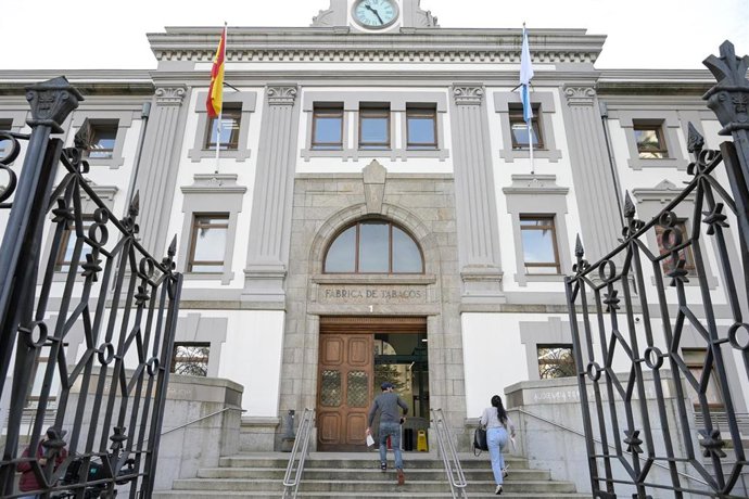 Archivo - Fachada de la Audiencia Provincial de A Coruña durante el comienzo del juicio por el asesinato a una panadera en el barrio coruñes del Birloque, a 14 de octubre de 2024, en A Coruña, Galicia (España). La fiscalía pide 25 años de cárcel al acusad