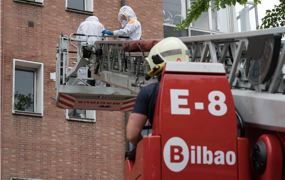 Archivo - Bomberos de Bilbao en una actuación