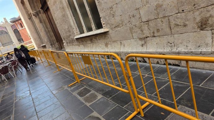 València barra La Llotja i els monuments de la ciutat per a evitar danys en el patrimoni