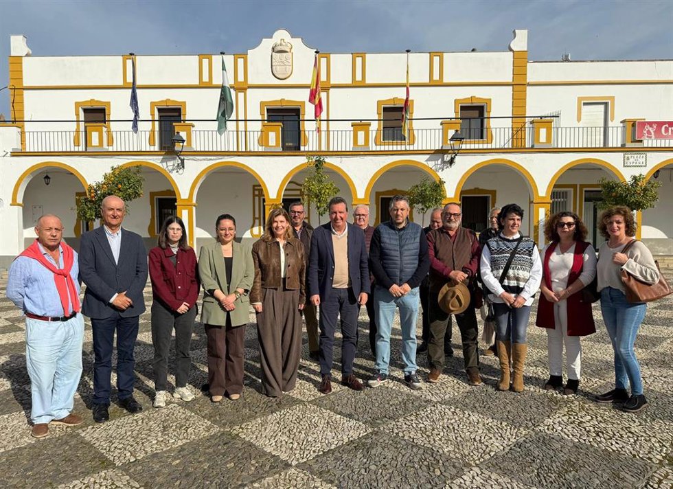 Representantes del PP en Rosal de la Frontera (Huelva).