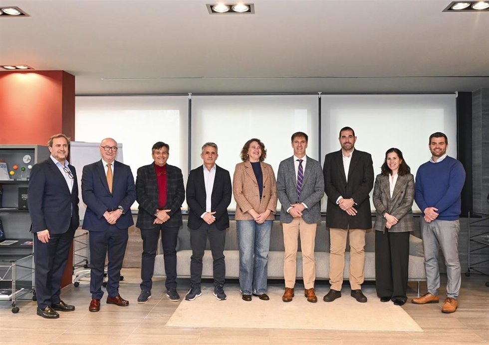 Parte del nuevo Comité Ejecutivo de CEOE-CEPYME Cantabria.