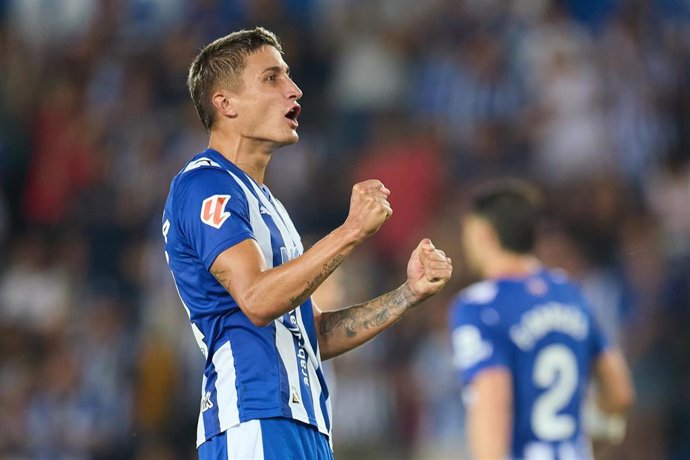 Archivo - El jugador del Deportivo Alavés Nahuel Tenaglia.