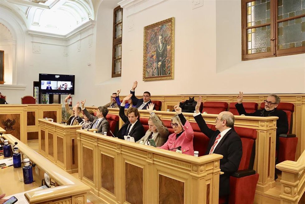 Pleno en el Ayuntamiento de Toledo.