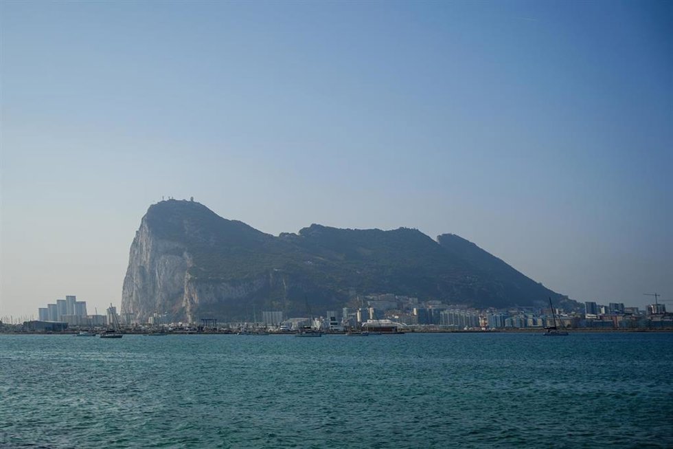 Archivo - Imágenes de la frontera entre España y el Peñón de Gibraltar. A 12 de junio de 2025 en La Línea de la Concepción, Cádiz (Andalucía). 