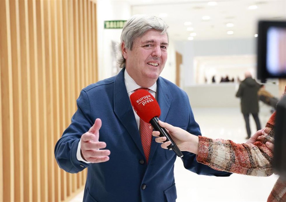 Archivo - El fiscal jefe de Córdoba, Fernando Sobrón, atiende a Europa Press.