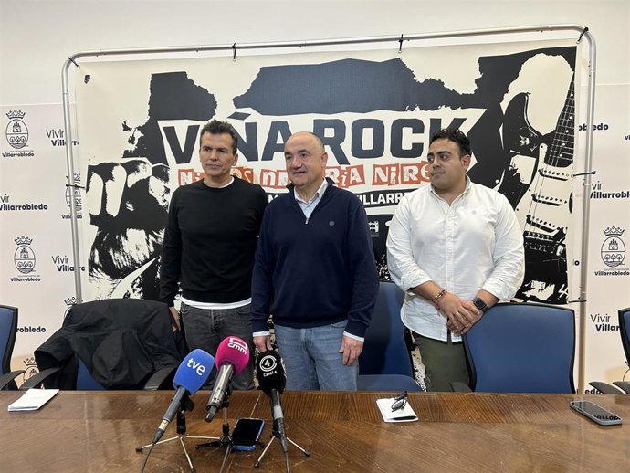 El alcalde de Villarrobledo, Valentín Bueno, y el promotor del Viña Rock, Juan Carlos Gutiérrez.