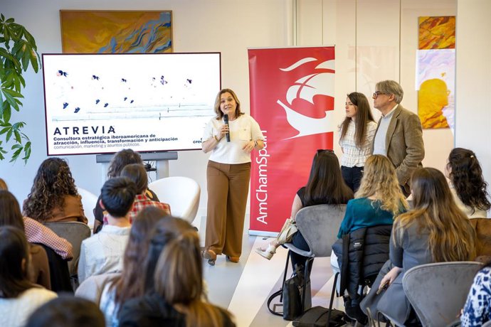 Más de 90 líderes jóvenes de AmChamSpain impulsan su marca personal y liderazgo junto a ATREVIA.