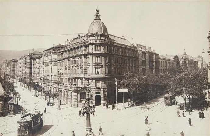 Obra de la exposición 'Crónica de una transformación (1900-1957)' en el Archivo Histórico de Euskadi