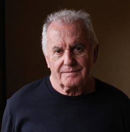 El cantante Víctor Manuel posa para Europa Press, a 2 de febrero de 2026, en Madrid (España). El cantautor y productor musical español se ha convertido durante su carrera en una figura clave de la canción de autor y de la música popular en España con tema