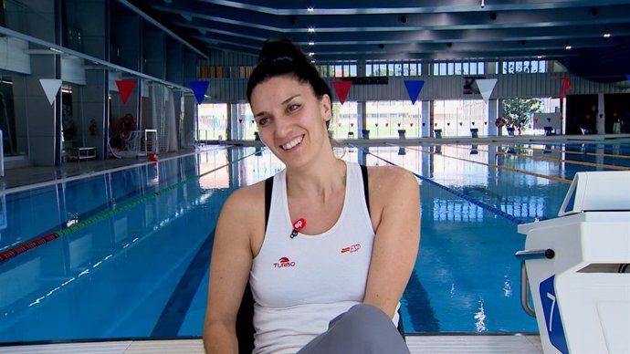 La seleccionadora española de natación artística, Andrea Fuentes, en una entrevista para Europa Press en el CAR Sant Cugat