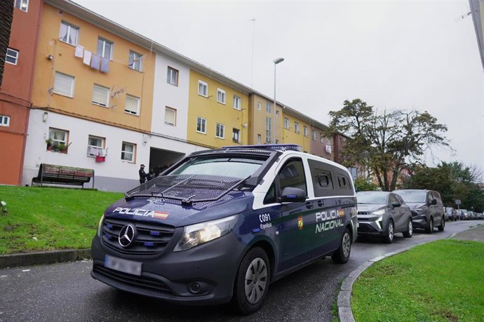 Archivo - Un furgón da Policía Nacional leva a un detido, a 20 de xaneiro de 2026, en Ferrol, A Coruña, Galicia (España).